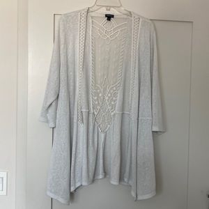 Torrid. White Cardigan. Size: 3X. Pretty!
